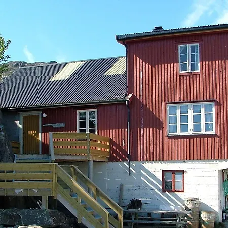 Two-bedroom Holiday In 1 * Ballstad